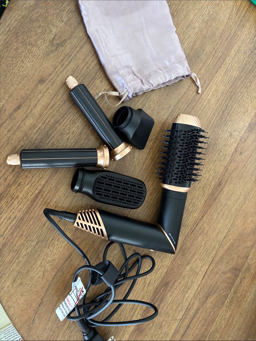 Corded Women’s Hair Styling Set in Black and Rose Gold